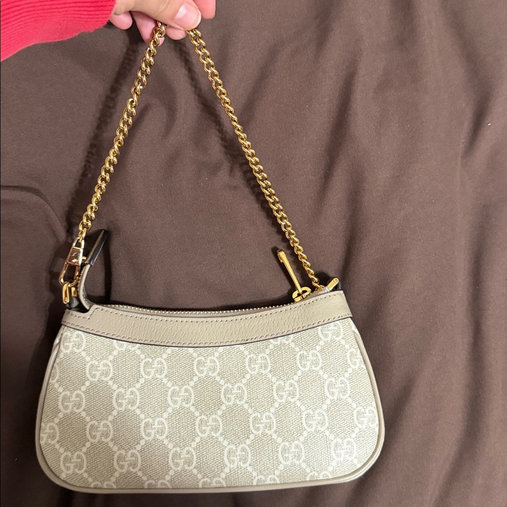 Gucci Beige and Gold Shoulder Bag - Picture 4 of 4